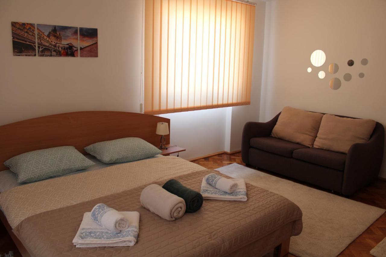 סיגישוארה Apartment Brigitta מראה חיצוני תמונה