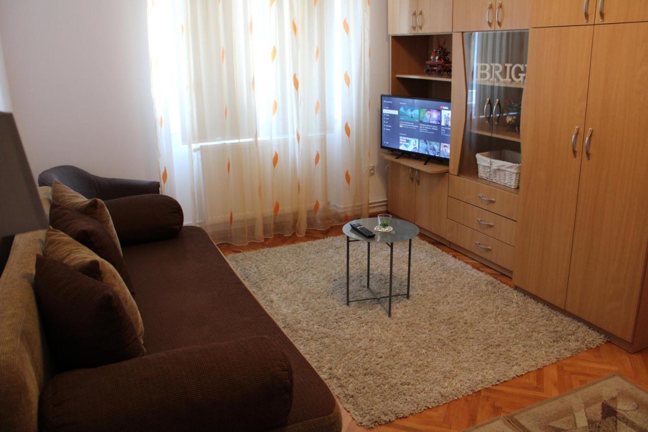 סיגישוארה Apartment Brigitta מראה חיצוני תמונה