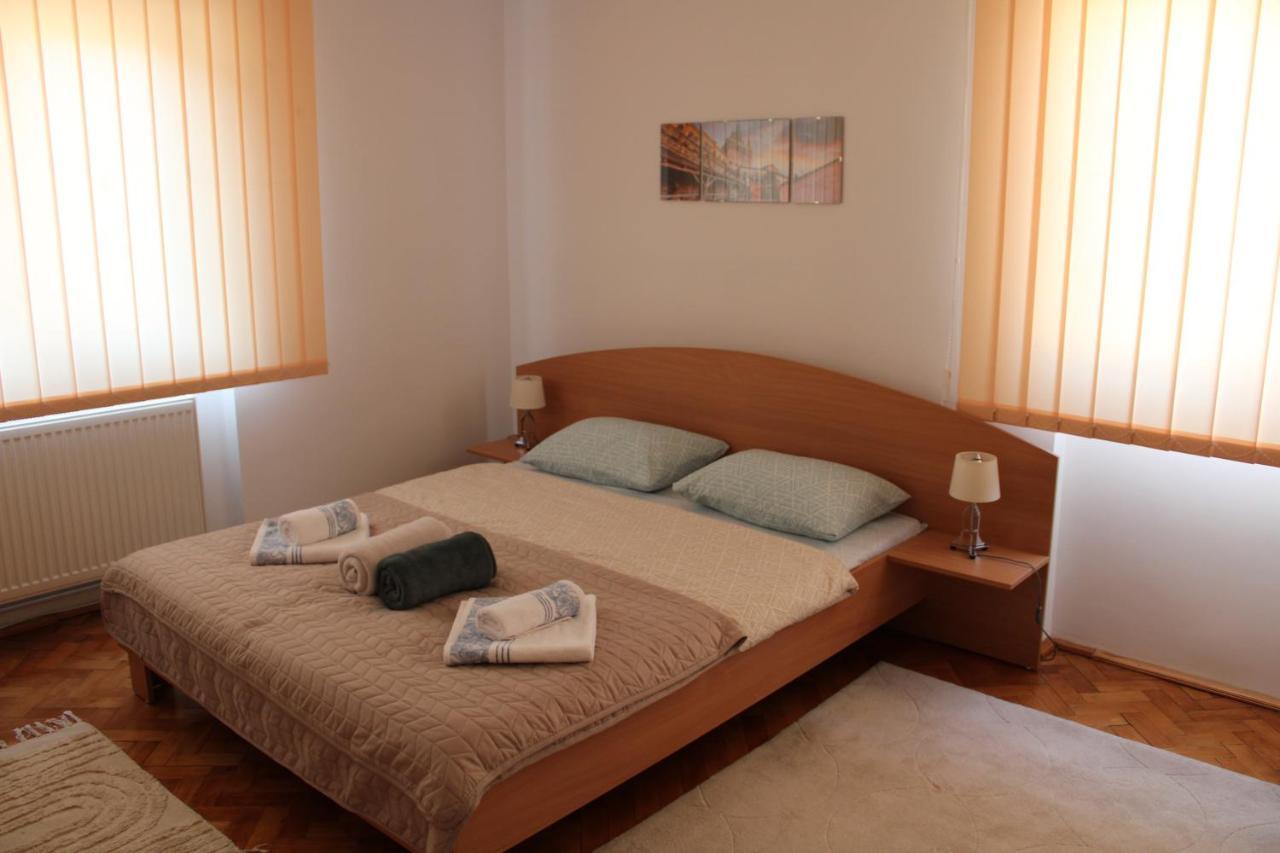 סיגישוארה Apartment Brigitta מראה חיצוני תמונה